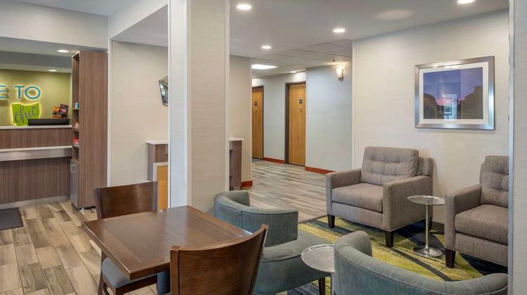 Best Western Saint Clairsville Lobby