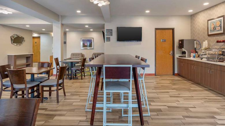 <b>Best Western Saint Clairsville Restaurant</b>. Images powered by <a href="https://iceportal.shijigroup.com/" title="IcePortal" target="_blank">IcePortal</a>.