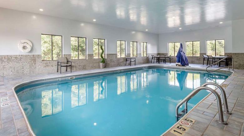 <b>Best Western Saint Clairsville Pool</b>. Images powered by <a href="https://iceportal.shijigroup.com/" title="IcePortal" target="_blank">IcePortal</a>.