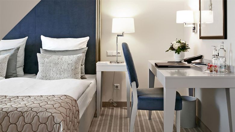 <b>Dorint Parkhotel Meissen Suite</b>. Images powered by <a href="https://iceportal.shijigroup.com/" title="IcePortal" target="_blank">IcePortal</a>.