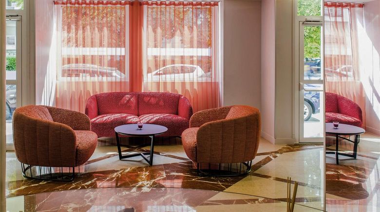 <b>Mercure Paris Pont de Levallois Neuilly Restaurant</b>. Images powered by <a href="https://iceportal.shijigroup.com/" title="IcePortal" target="_blank">IcePortal</a>.