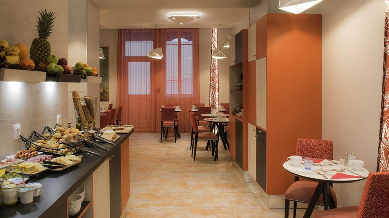 <b>Mercure Paris Pont de Levallois Neuilly Restaurant</b>. Images powered by <a href="https://iceportal.shijigroup.com/" title="IcePortal" target="_blank">IcePortal</a>.