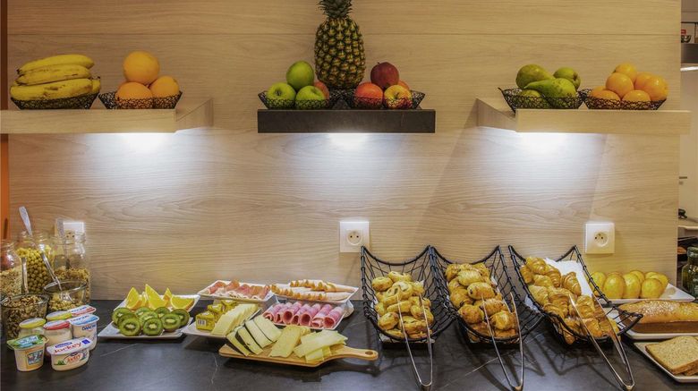 <b>Mercure Paris Pont de Levallois Neuilly Restaurant</b>. Images powered by <a href="https://iceportal.shijigroup.com/" title="IcePortal" target="_blank">IcePortal</a>.