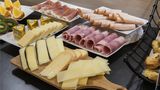 <b>Mercure Paris Pont de Levallois Neuilly Restaurant</b>. Images powered by <a href="https://iceportal.shijigroup.com/" title="IcePortal" target="_blank">IcePortal</a>.