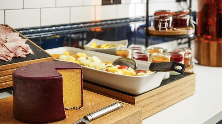 Ibis Styles London Gloucester Road Restaurant