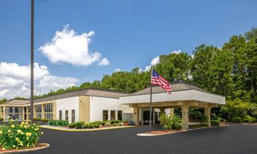 Baymont Inn & Suites Columbus