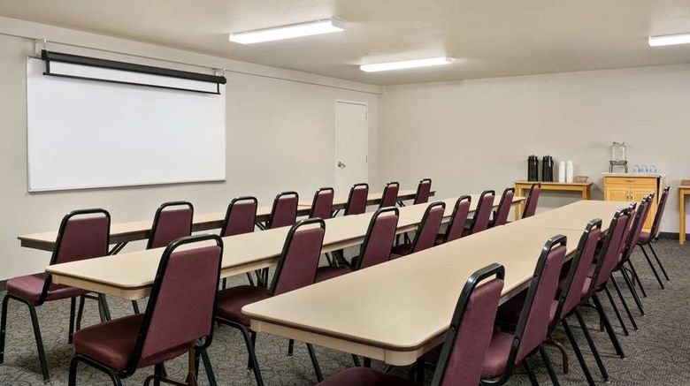<b>Baymont Inn & Suites Elko Meeting</b>. Images powered by <a href="https://iceportal.shijigroup.com/" title="IcePortal" target="_blank">IcePortal</a>.