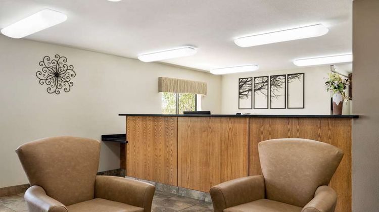 Baymont Inn & Suites Elko Lobby