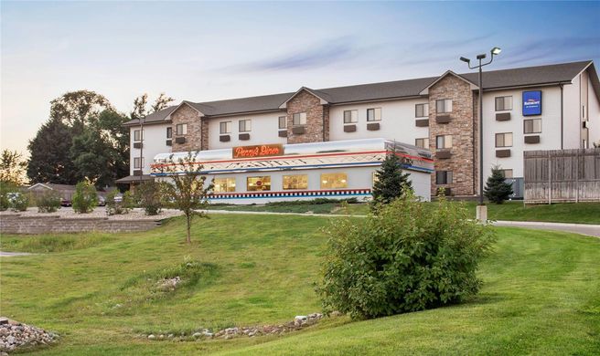 Baymont Inn & Suites Glenwood Exterior