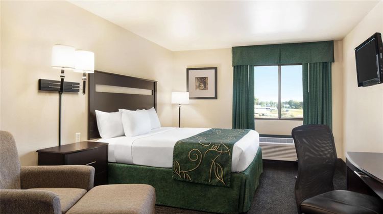 Baymont Inn & Suites Glenwood Room