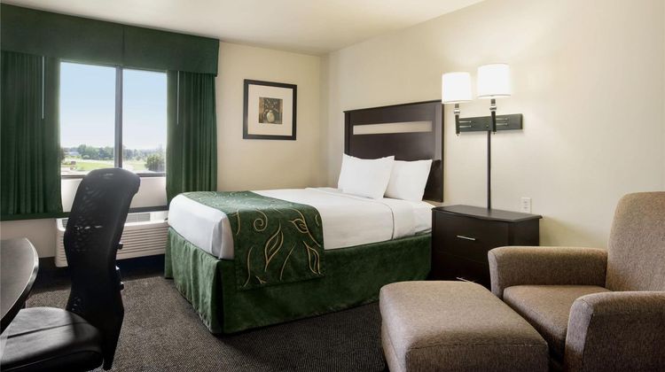 Baymont Inn & Suites Glenwood Room