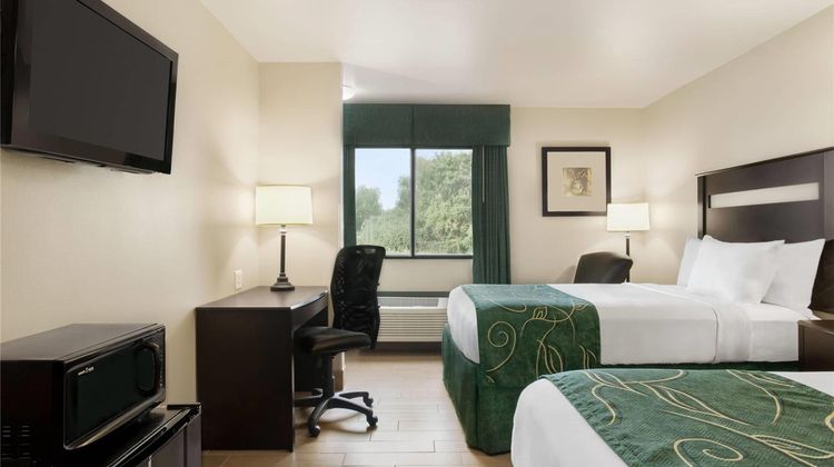 Baymont Inn & Suites Glenwood Room