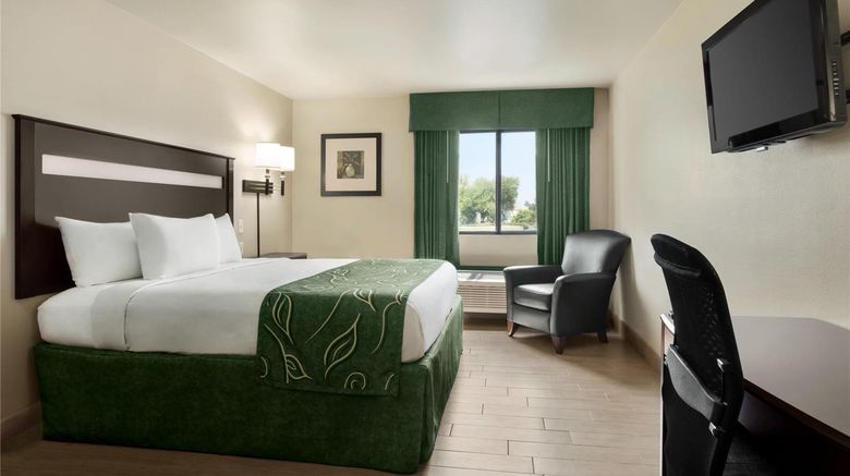 <b>Baymont Inn & Suites Glenwood Room</b>. Images powered by <a href="https://iceportal.shijigroup.com/" title="IcePortal" target="_blank">IcePortal</a>.