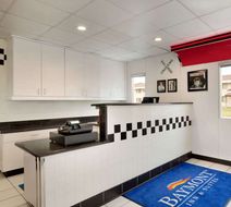 Baymont Inn & Suites Glendive Lobby