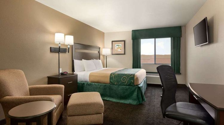 Baymont Inn & Suites Glendive Room