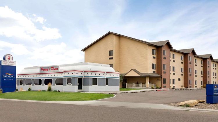 Baymont Inn & Suites Glendive Exterior