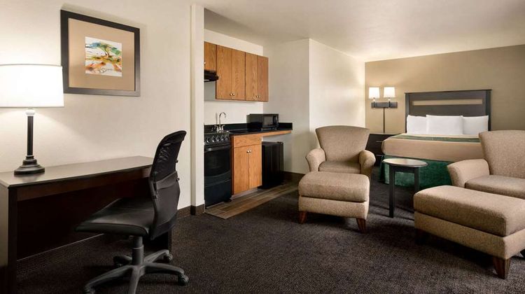 Baymont Inn & Suites Glendive Room