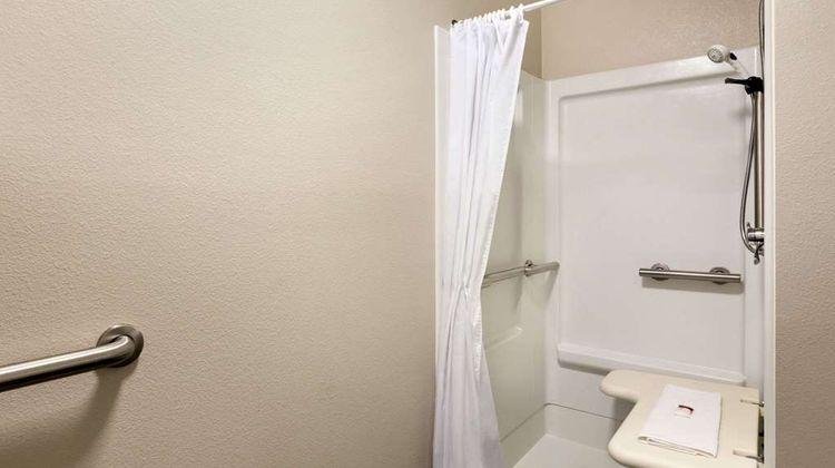 Baymont Inn & Suites Glendive Room