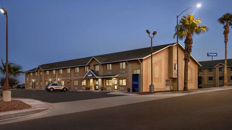 Travelodge by Wyndham Yuma Exterior