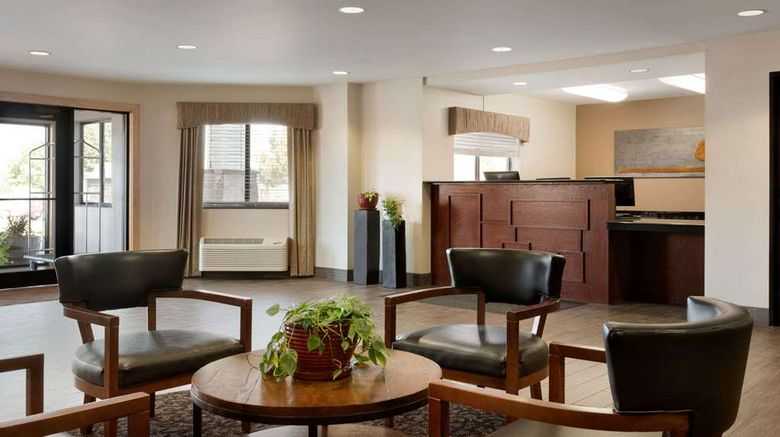 <b>Baymont by Wyndham Wellington Lobby</b>. Images powered by <a href="https://iceportal.shijigroup.com/" title="IcePortal" target="_blank">IcePortal</a>.