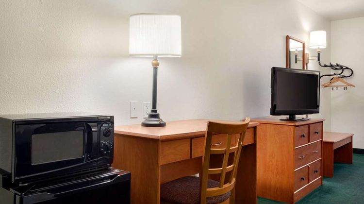 Travelodge Clinton Valley West Room