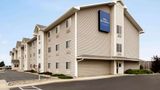 <b>Baymont Inn & Suites Fremont Exterior</b>. Images powered by <a href="https://iceportal.shijigroup.com/" title="IcePortal" target="_blank">IcePortal</a>.
