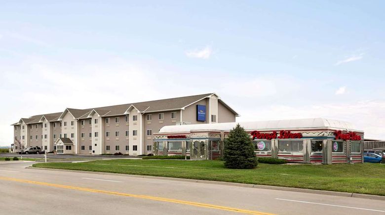 <b>Baymont Inn & Suites Fremont Restaurant</b>. Images powered by <a href="https://iceportal.shijigroup.com/" title="IcePortal" target="_blank">IcePortal</a>.
