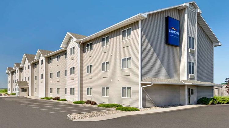 Baymont Inn & Suites Fremont Exterior