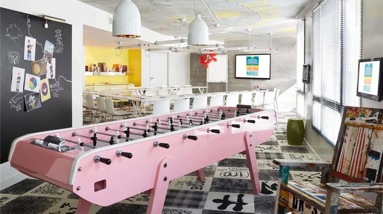 <b>Mama Shelter Marseille Meeting</b>. Images powered by <a href="https://iceportal.shijigroup.com/" title="IcePortal" target="_blank">IcePortal</a>.