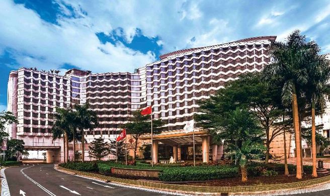 Harbour Plaza Metropolis Exterior