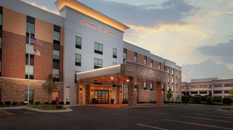 Hampton Inn & Suites Chicago-Burr Ridge Exterior