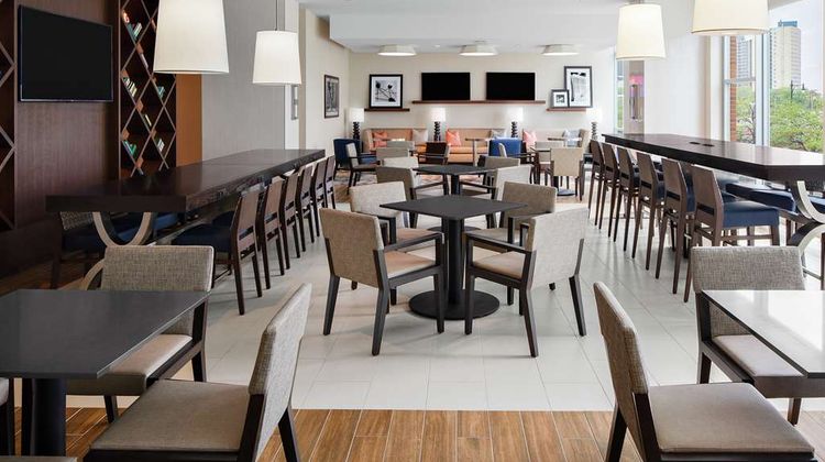 Hampton Inn Chicago McCormick Place Lobby