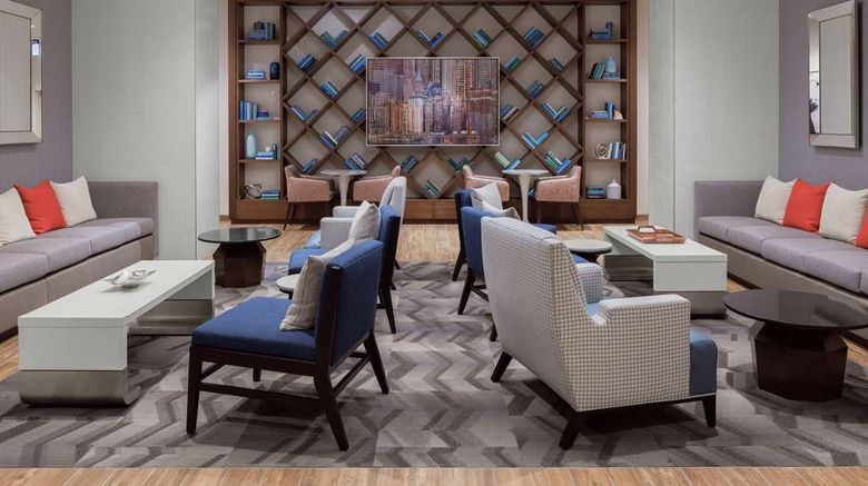 <b>Hampton Inn Chicago McCormick Place Lobby</b>. Images powered by <a href="https://iceportal.shijigroup.com/" title="IcePortal" target="_blank">IcePortal</a>.