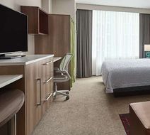 Home2 Suites Chicago McCormick Place Room