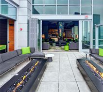 Hilton Garden Inn McCormick Place Exterior