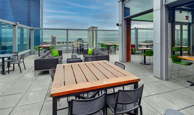 Hilton Garden Inn McCormick Place Exterior