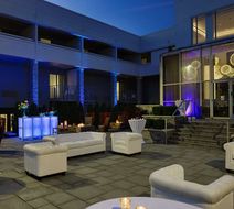 The Kingsley Bloomfield Hills - a DoubleTree Exterior