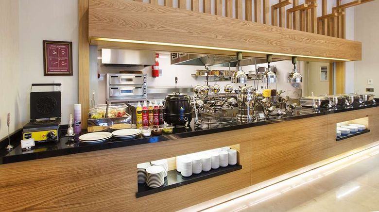 <b>Hilton Garden Inn Isparta Restaurant</b>. Images powered by <a href="https://iceportal.shijigroup.com/" title="IcePortal" target="_blank">IcePortal</a>.