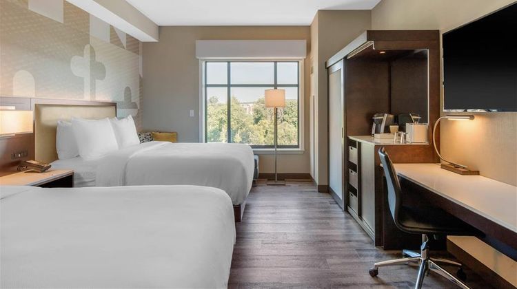 CAMBRiA Hotel College Park Room