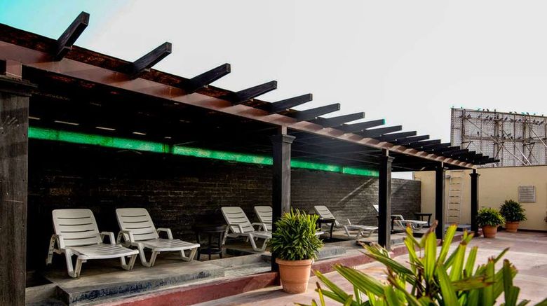 <b>Clarion Hotel Bella Casa Pool</b>. Images powered by <a href="https://iceportal.shijigroup.com/" title="IcePortal" target="_blank">IcePortal</a>.
