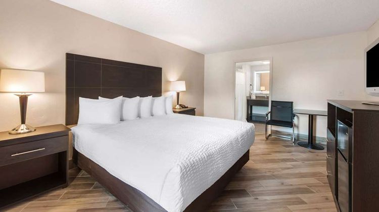 Clarion Inn & Suites Kissimmee Room