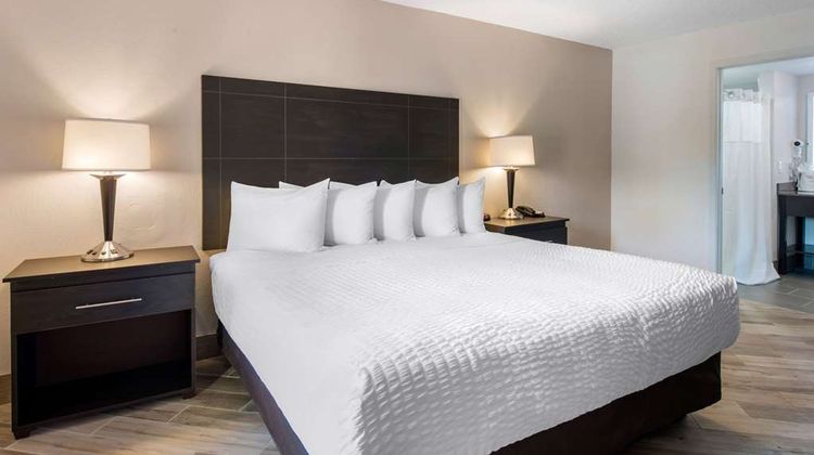 Clarion Inn & Suites Kissimmee Room