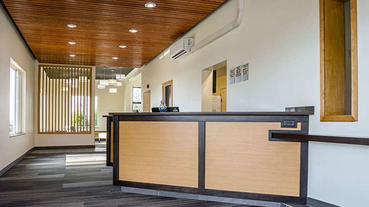 Quality Inn & Suites Clackamas-Portland Lobby