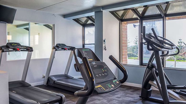 <b>Quality Inn & Suites Clackamas-Portland Health</b>. Images powered by <a href="https://iceportal.shijigroup.com/" title="IcePortal" target="_blank">IcePortal</a>.