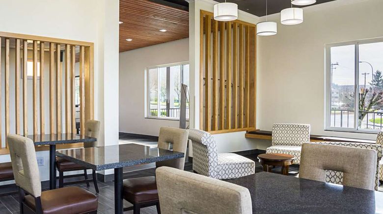 <b>Quality Inn & Suites Clackamas-Portland Restaurant</b>. Images powered by <a href="https://iceportal.shijigroup.com/" title="IcePortal" target="_blank">IcePortal</a>.