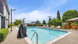 Quality Inn & Suites Clackamas-Portland Pool