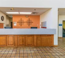 Clarion Inn & Suites Lobby
