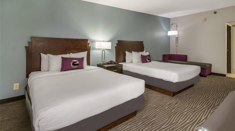 <b>Clarion Inn & Suites Room</b>. Images powered by <a href="https://iceportal.shijigroup.com/" title="IcePortal" target="_blank">IcePortal</a>.