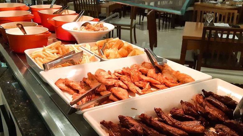 <b>Comfort Hotel Mogi Guacu Restaurant</b>. Images powered by <a href="https://iceportal.shijigroup.com/" title="IcePortal" target="_blank">IcePortal</a>.