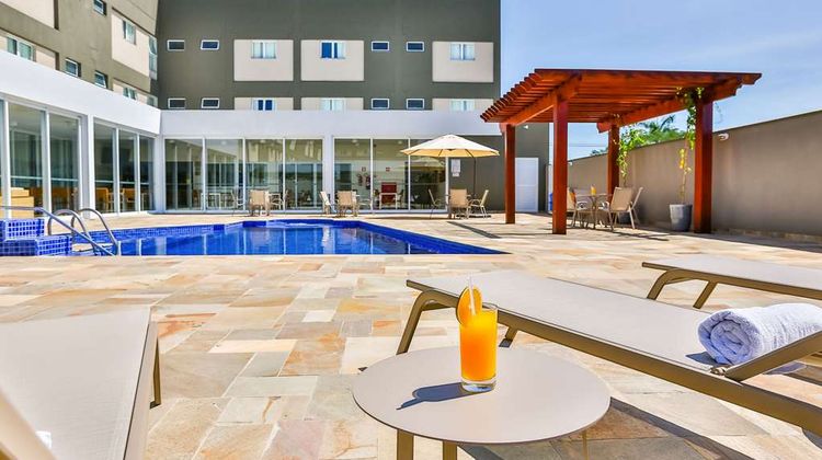 Comfort Hotel Mogi Guacu Pool